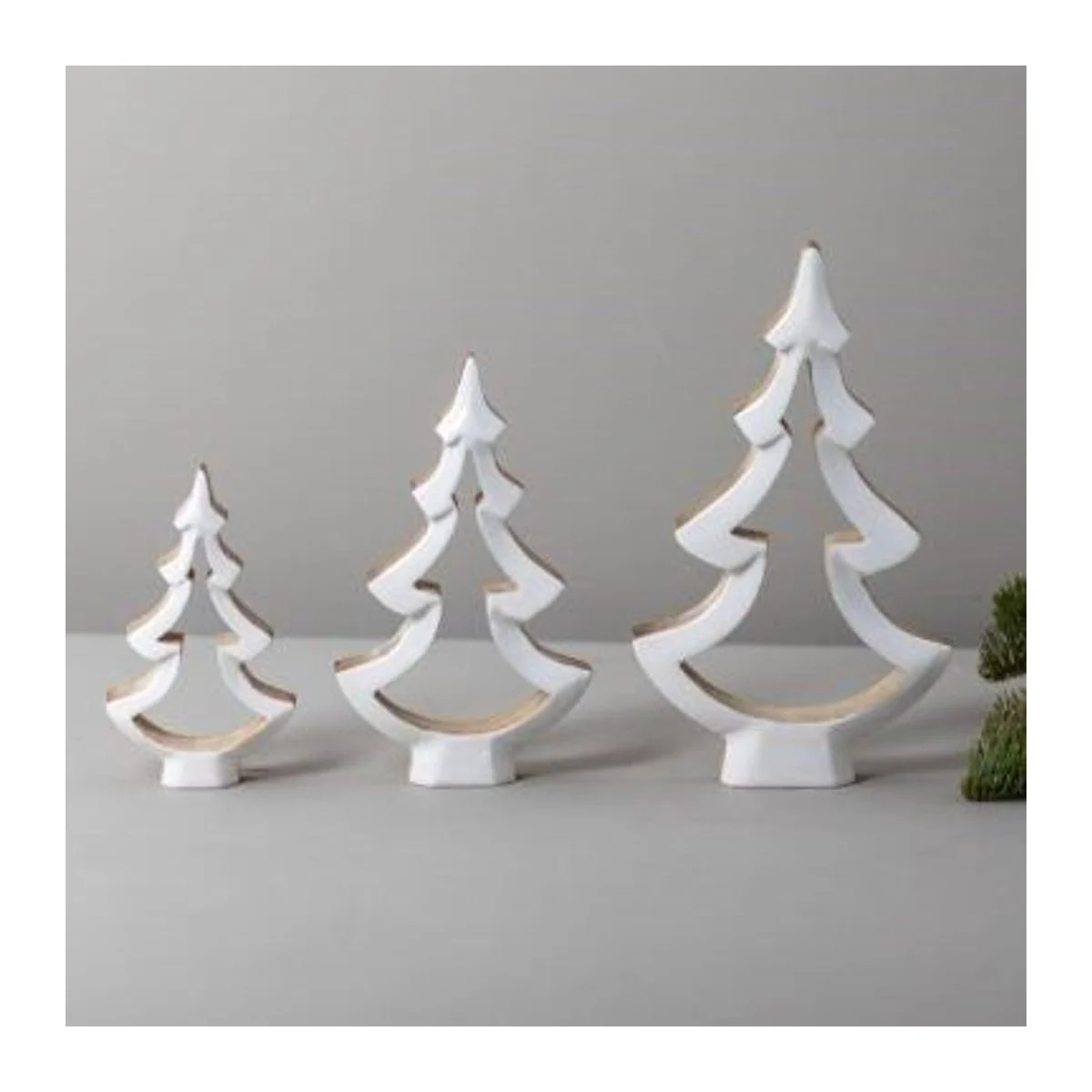 Sapin découpé en bois de manguier et émail, moyen
